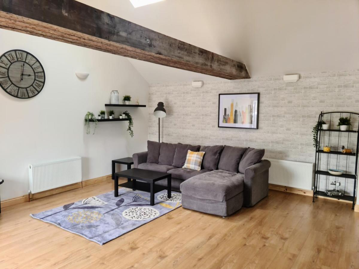 The Studio Farmborough Bagian luar foto